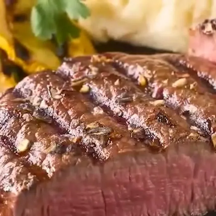 Steak Riverbend Ranch grillé aux herbes